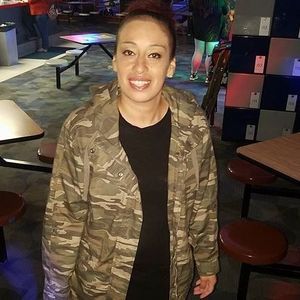 Meet your Posher, Iris